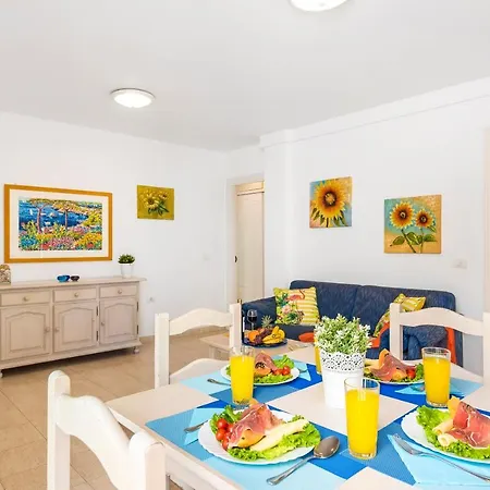 Apartment 17 Cristianos By The ,wifi